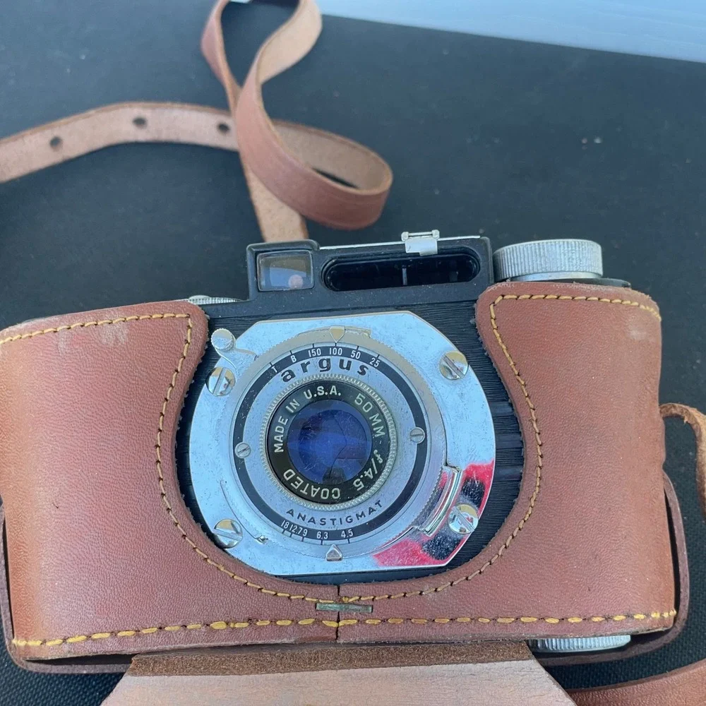 Vintage Argus A2B 35mm Camera Post-War Art Deco Bakelite Leather Case Untested
